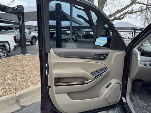 Used 2017 GMC Yukon XL SLT w/ Open Road Package image 6