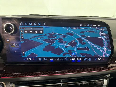 Used 2024 Chevrolet Traverse RS AWD/4WD image 3
