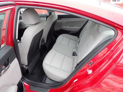 Used 2018 Hyundai Elantra SE image 8