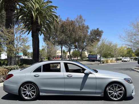 Used 2018 Mercedes-Benz S 560 Sedan image 20