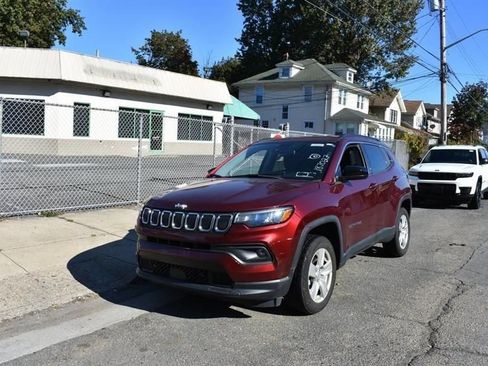 Used 2025 Jeep Compass Limited AWD/4WD image 3