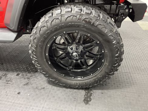Used 2018 Jeep Wrangler Unlimited Sport S AWD/4WD image 28