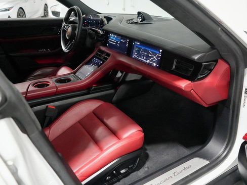 Used 2020 Porsche Taycan Turbo image 28
