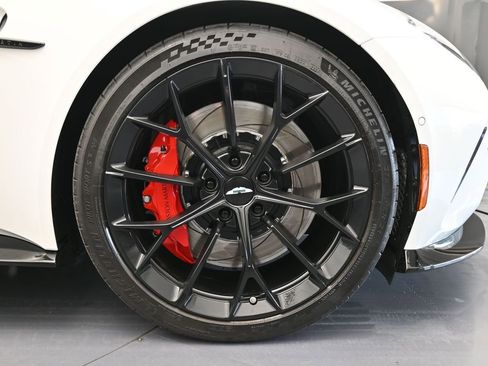 Used 2025 Aston Martin V8 Vantage Coupe image 49