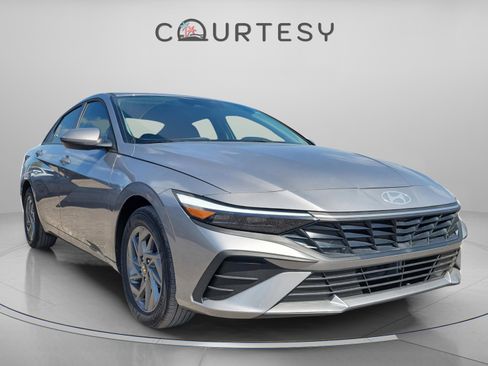 New 2026 Hyundai Elantra Blue image 5