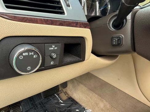 Used 2012 Cadillac Escalade Luxury w/ Livery Package image 10