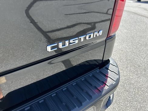 Used 2019 Chevrolet Silverado 1500 Custom w/ Custom Value Package AWD/4WD image 12