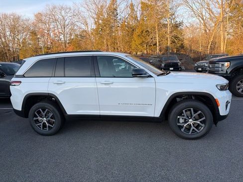 New 2025 Jeep Grand Cherokee Limited image 2