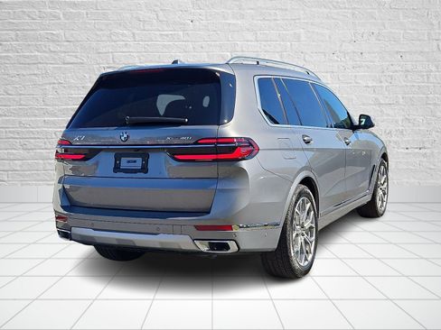 Used 2026 BMW X7 xDrive40i w/ Premium Package image 4