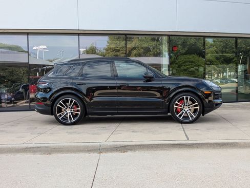New 2026 Porsche Cayenne S image 8