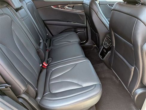 Used 2022 Lincoln Nautilus Reserve image 30