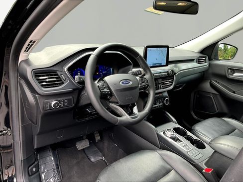 Used 2022 Ford Escape Titanium AWD/4WD image 17