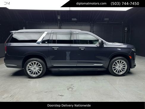 Used 2022 Cadillac Escalade ESV Premium Luxury w/ LPO, Floor Liner Package image 8