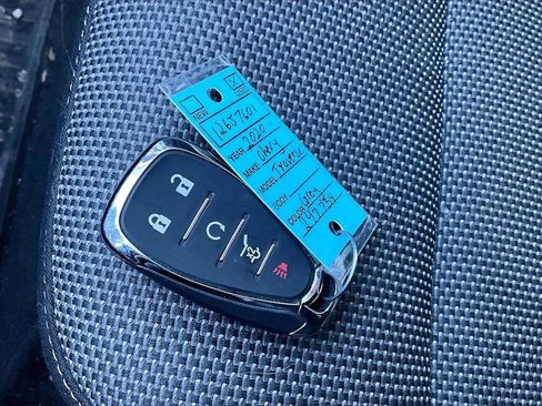 Used 2020 Chevrolet Traverse LT image 12