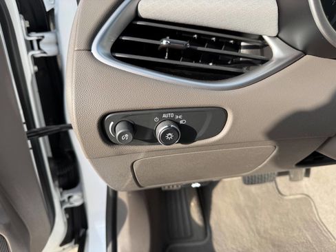 Used 2020 Chevrolet Malibu LS image 12