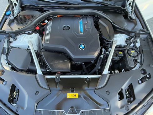 Certified 2023 BMW 530e w/ M Sport Package image 32