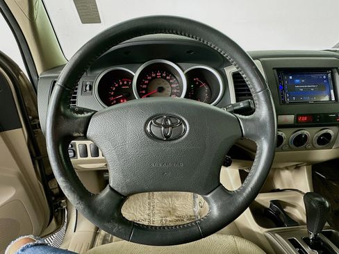 Used 2005 Toyota Tacoma 2WD Access Cab image 12