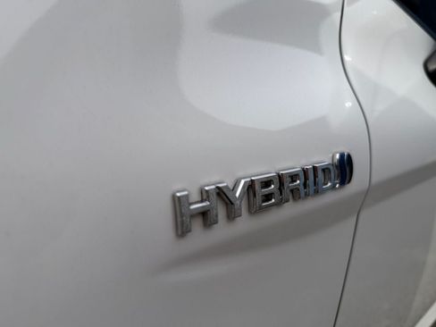 Used 2020 Toyota Camry LE FWD image 34