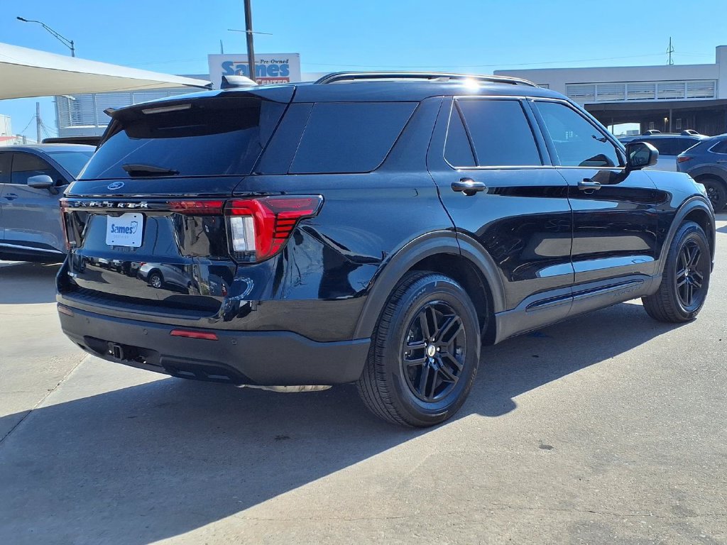 Used 2026 Ford Explorer Active RWD image 8