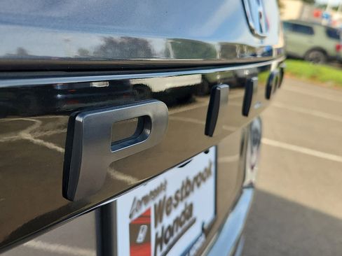 Certified 2025 Honda Pilot EX-L image 32