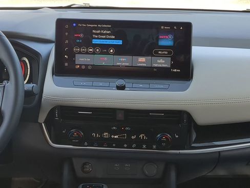 Certified 2025 Nissan Rogue SL w/ SL Premium Package FWD image 18