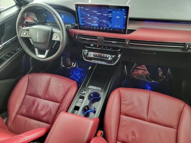 Used 2025 Lincoln Corsair Reserve AWD/4WD image 32
