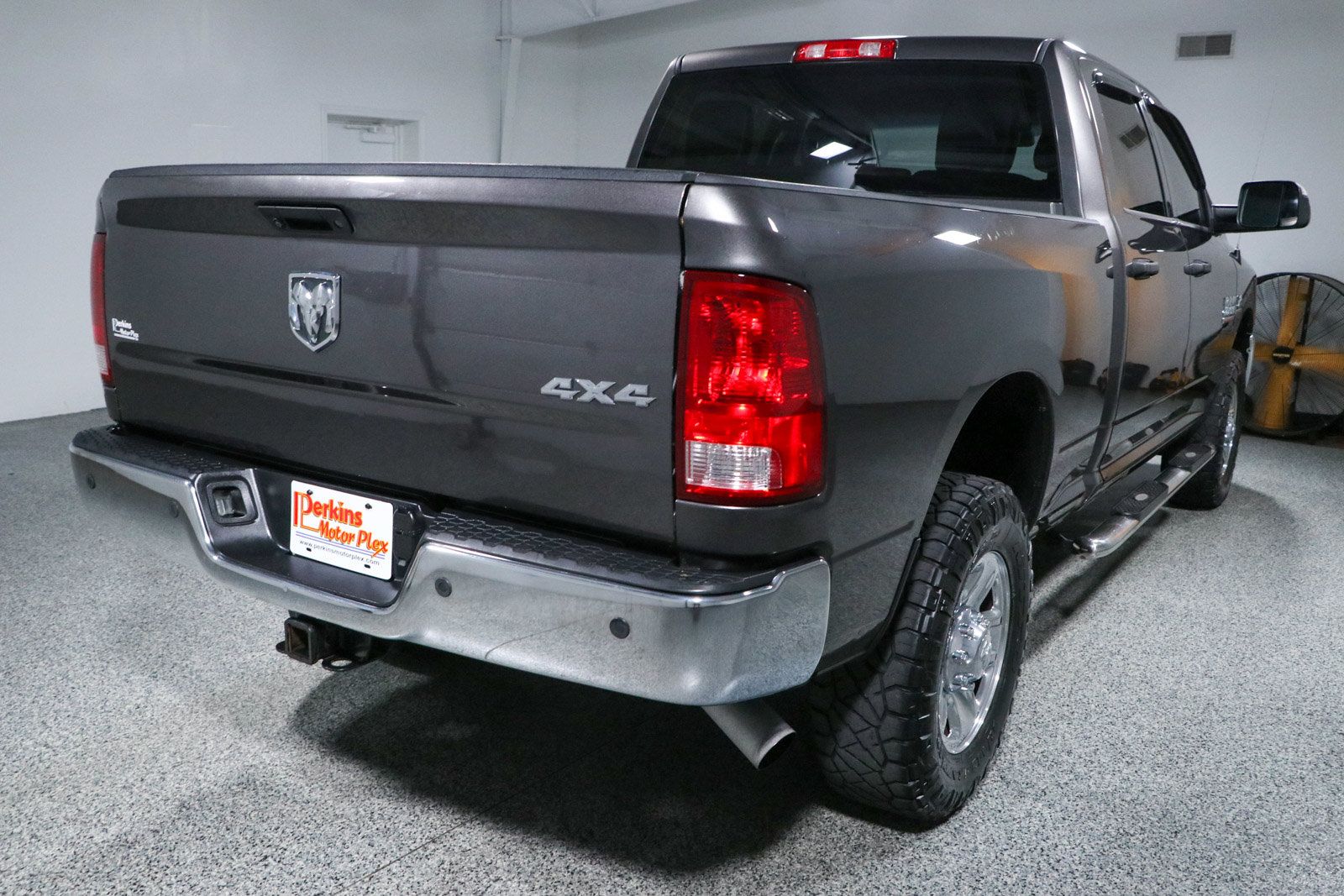 Used 2015 RAM 2500 Tradesman w/ Chrome Appearance Group AWD/4WD image 7