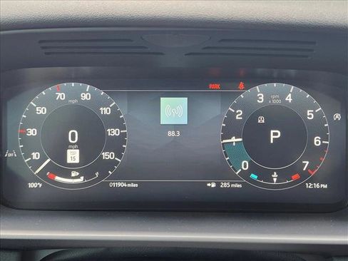 Used 2024 Land Rover Discovery S AWD/4WD image 10