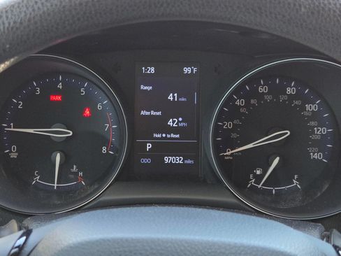 Used 2020 Toyota C-HR LE FWD image 28