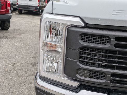 New 2026 Ford F250 XL AWD/4WD image 11