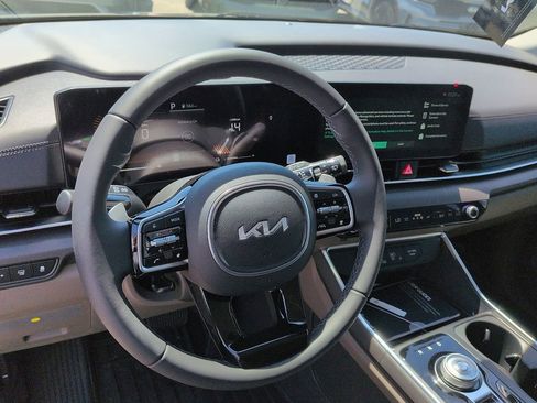 New 2026 Kia Carnival EX FWD image 9