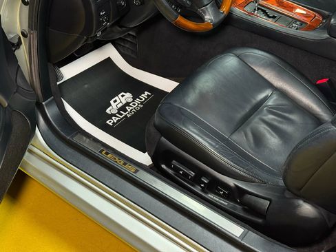 Used 2005 Lexus SC 430 Convertible image 27