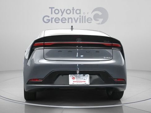 Used 2024 Toyota Prius XLE FWD image 12