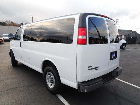 Used 2011 Chevrolet Express 3500 LT w/ LT Preferred Equipment Group image 9