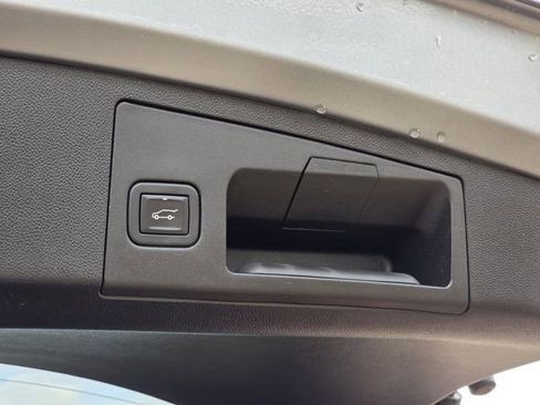 Used 2023 Cadillac XT4 Premium Luxury w/ LPO, Onyx Lite Package image 30