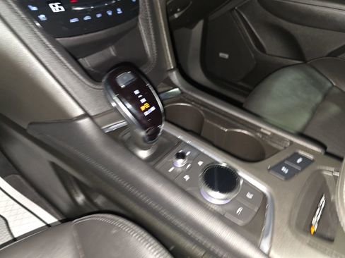 Used 2025 Cadillac XT6 Premium Luxury image 25