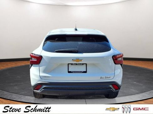 New 2026 Chevrolet Trax LS w/ LS Convenience Package FWD image 19