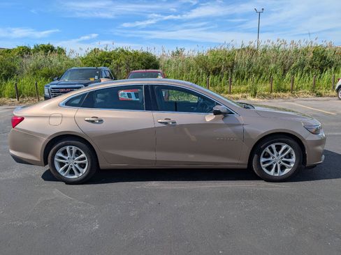 Used 2018 Chevrolet Malibu LT w/ Driver Confidence Package FWD image 7