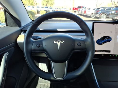 Used 2018 Tesla Model 3 image 17