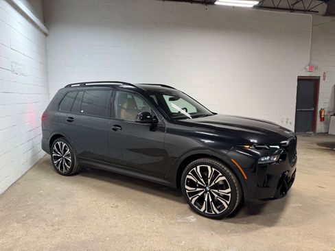 Used 2024 BMW X7 xDrive40i w/ M Sport Package AWD/4WD image 5