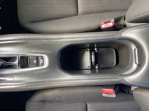Used 2017 Honda HR-V EX image 26