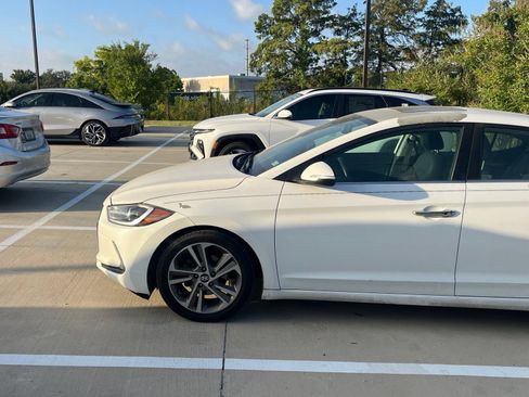 Used 2017 Hyundai Elantra Limited w/ Limited Ultimate Package 09 FWD image 7