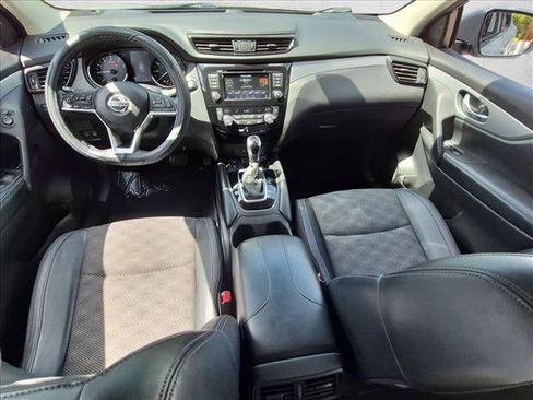 Used 2020 Nissan Rogue Sport SV w/ Technology Package FWD image 17