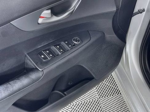 Used 2021 Kia Forte LXS FWD image 18