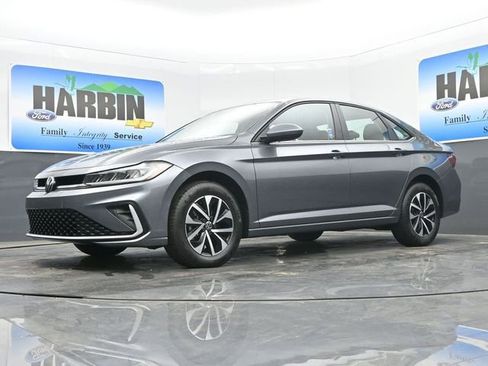 Used 2025 Volkswagen Jetta S FWD image 18