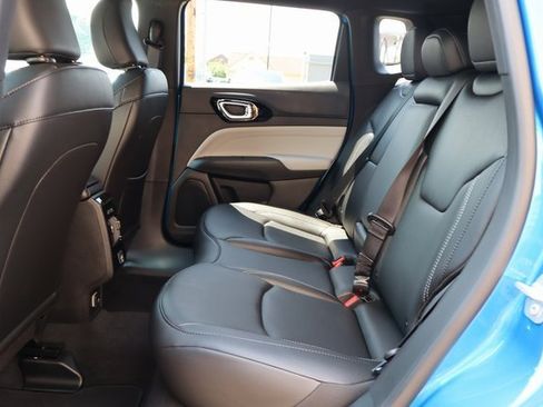 New 2025 Jeep Compass Limited image 36