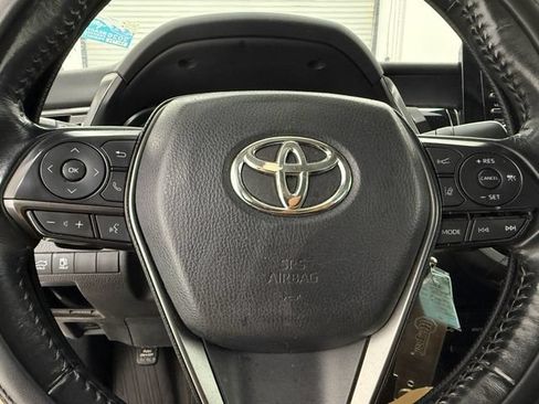 Used 2022 Toyota Camry SE FWD image 9