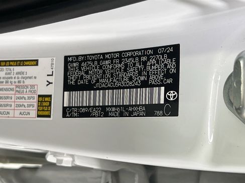 Used 2024 Toyota Prius Prime Premium image 31