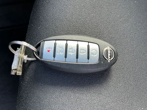 Used 2025 Nissan Altima 2.5 SV image 18