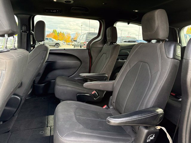 Used 2019 Chrysler Pacifica Touring Plus w/ Advanced Safetytec Group FWD image 16